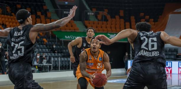 男篮赛后采 男篮赛后采