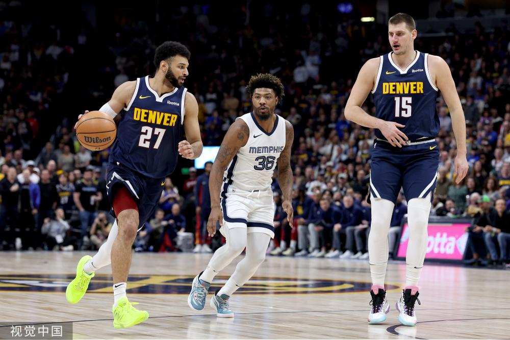 年轻球员在 年轻球员在